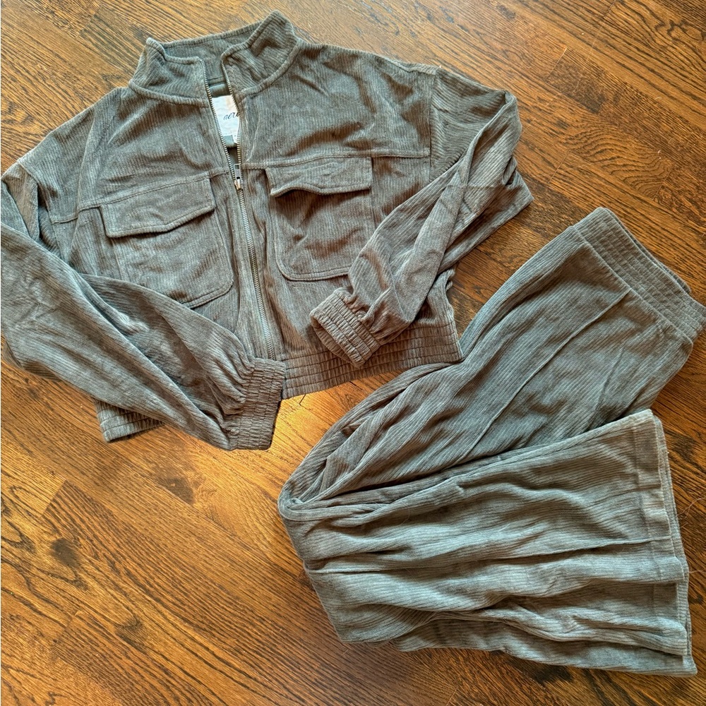 Aerie Groove-on Green Velour Jacket & Flared High Waisted Pants Set